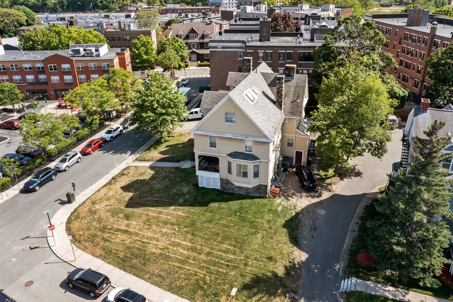 More Photos Of 14 Chiswick Rd, Brighton Apartments For Sale