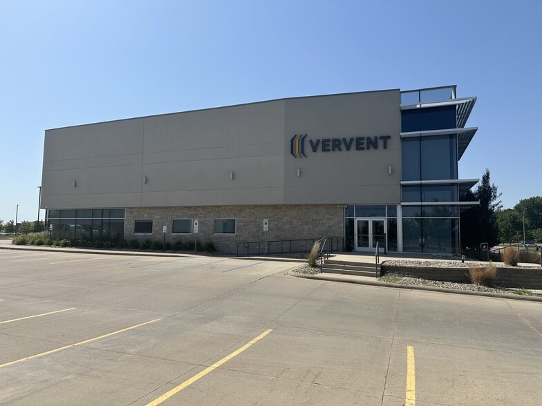 Primary Photo Of 2700 S Lorraine Pl, Sioux Falls Office For Lease