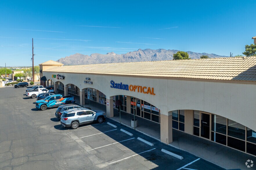 More Photos Of 3950-3994 N Oracle Rd, Tucson General Retail For Lease