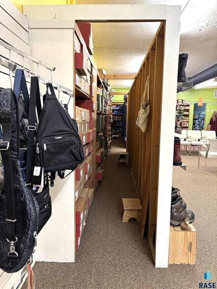 More Photos Of 118 N Broadway Ave, Miller General Retail For Sale