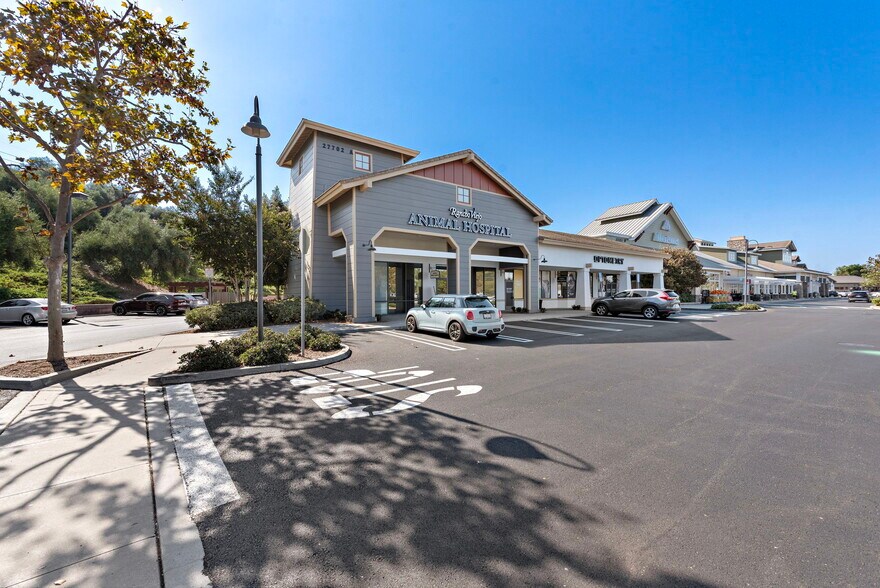 More Photos Of 27702 Crown Valley Pkwy, Ladera Ranch Unknown For Lease