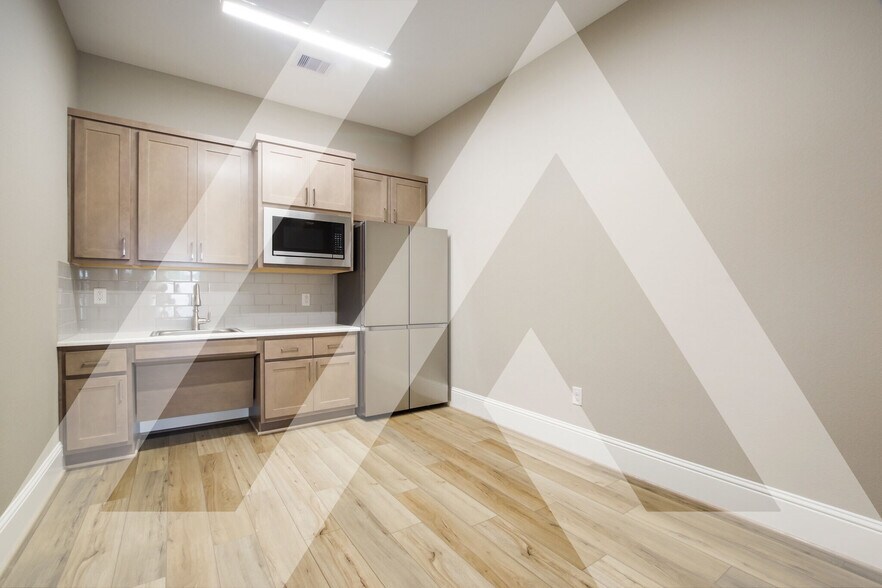 More Photos Of 31340 Nichols Sawmill Rd, Magnolia Office For Sale