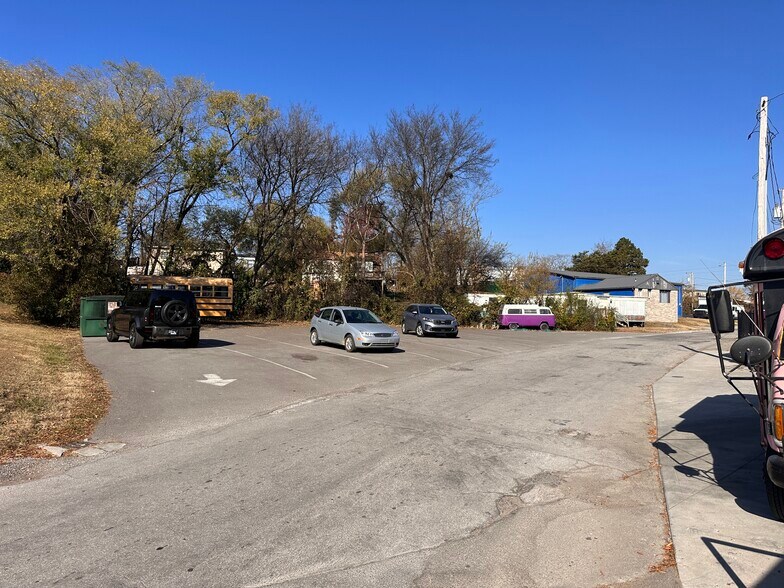 More Photos Of 2601 E Broadway Ave, Maryville Restaurant For Sale