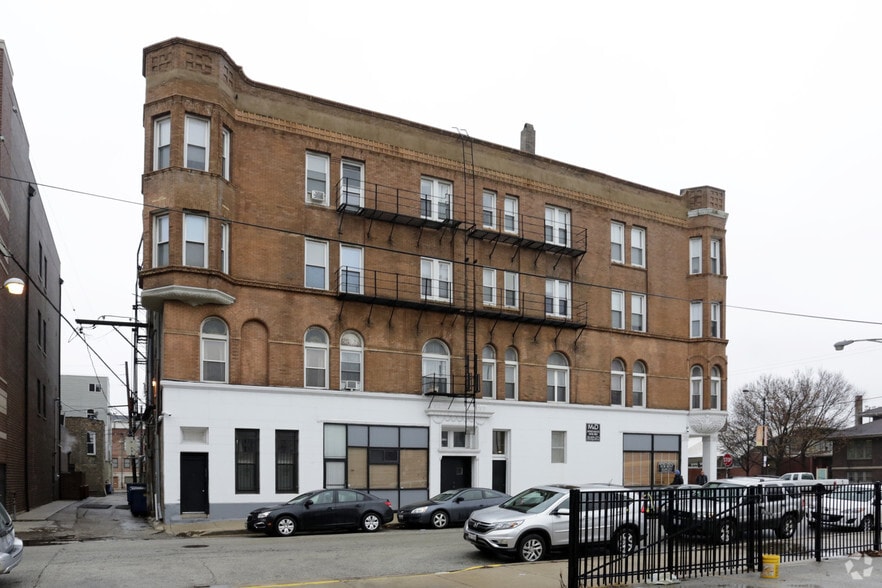 More Photos Of 1355-1359 W Chicago Ave, Chicago Apartments For Lease