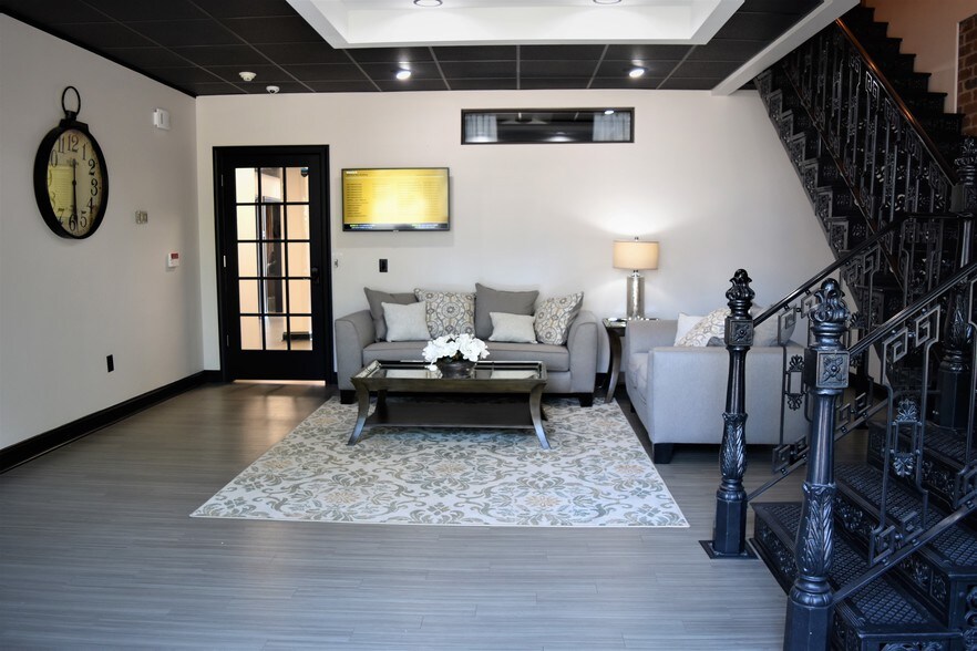 More Photos Of 105 E Center St, Mebane Office For Lease