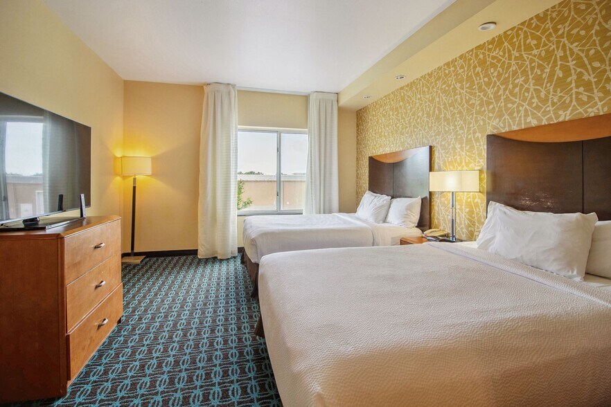 More Photos Of 2107 SE Washington Blvd, Bartlesville Hotel For Sale
