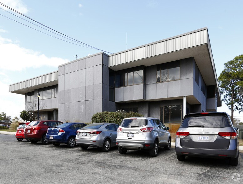 More Photos Of 330 Shipyard Blvd, Wilmington Office Residential For Lease