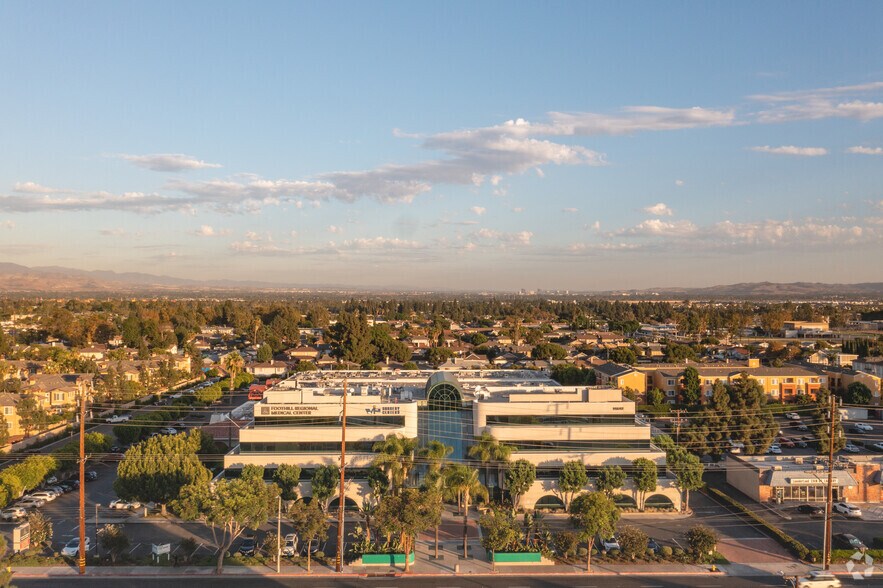 More Photos Of 14642 Newport Ave, Tustin Medical For Lease