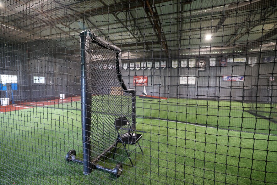 More Photos Of 415 Topeka Ave, Justin Industrial For Sale