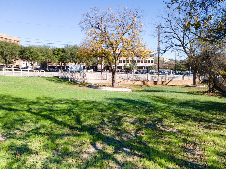 More Photos Of 5411 Fredericksburg Rd, San Antonio Land For Sale