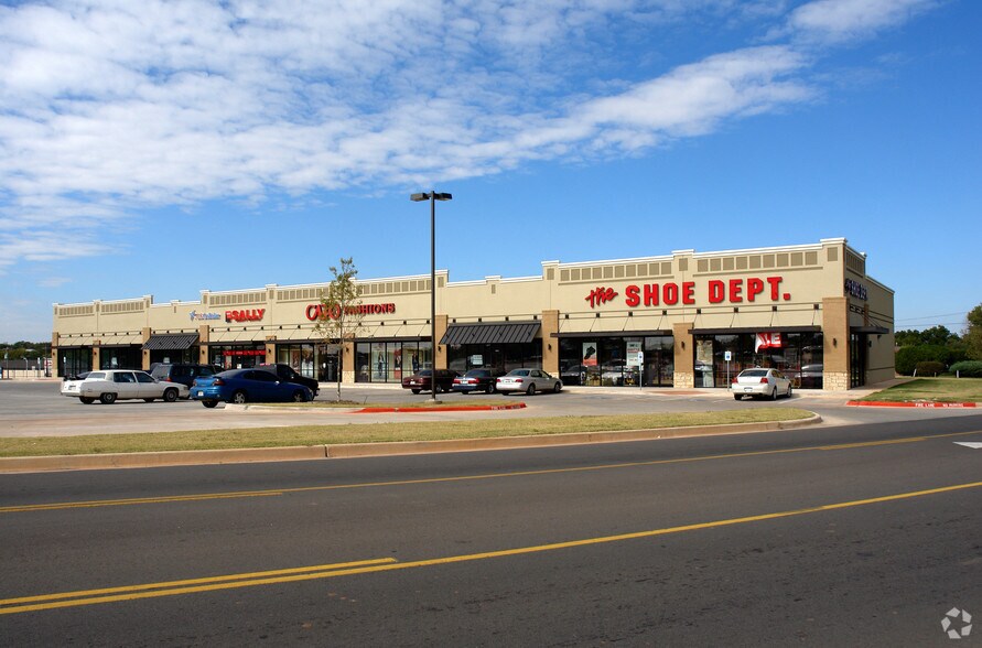 Primary Photo Of 1700-1716 S 1st St, Chickasha Unknown For Lease