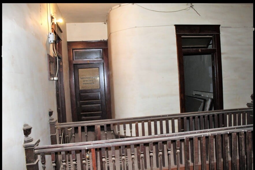 More Photos Of 120 N Main St, Waurika General Retail For Sale