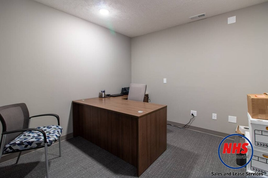 More Photos Of 5300 N 57th St, Lincoln Light Distribution For Lease