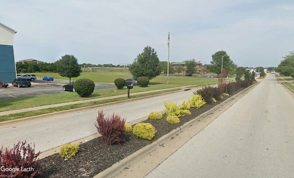 More Photos Of 2021 W Kingsley, Springfield Land For Sale