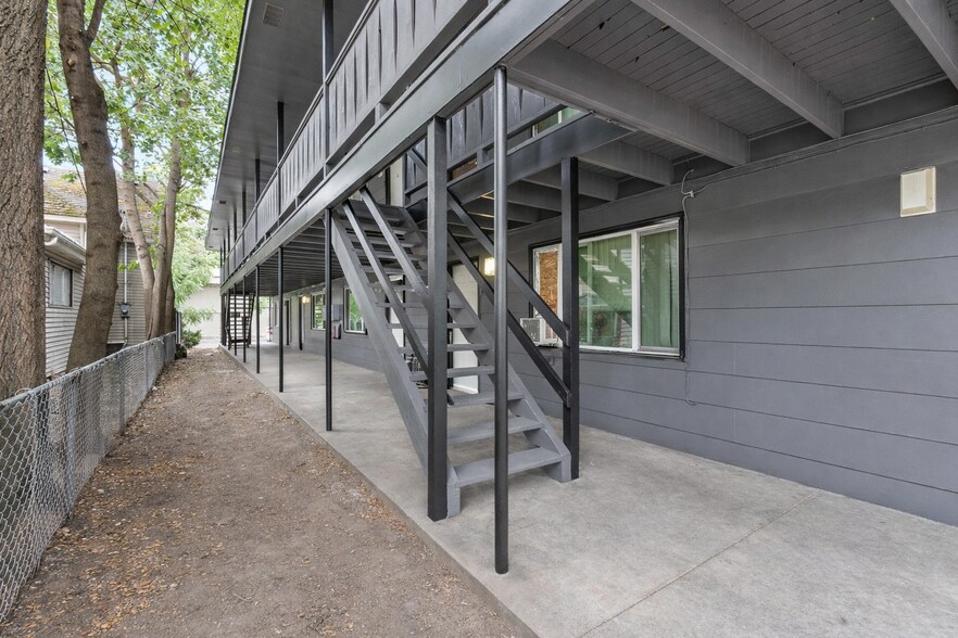 More Photos Of 943 E Augusta Ave, Spokane Apartments For Sale