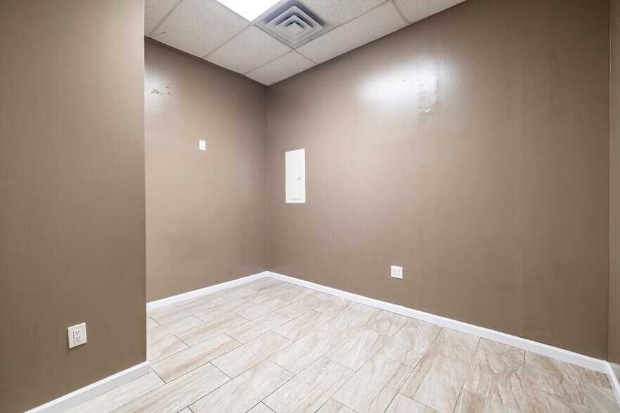 More Photos Of 148-11 175th St, Jamaica Storefront Retail Office For Sale