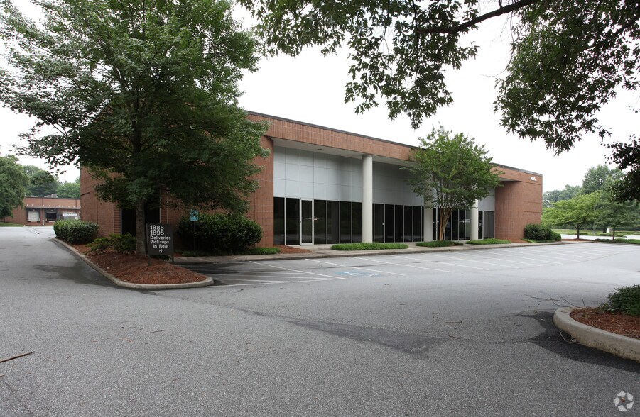 More Photos Of 1895 Beaver Ridge Cir, Norcross Flex For Lease