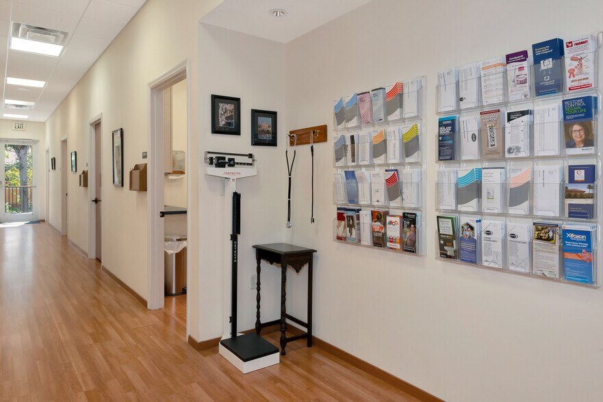 More Photos Of 1041 Ridgewood Ave, Venice Medical For Lease