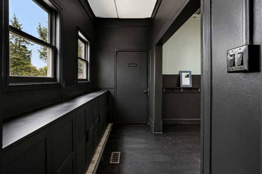 More Photos Of 318 Martinez St, San Antonio Storefront Retail Office For Lease