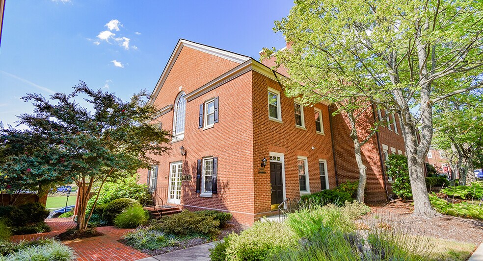 More Photos Of 10480-10486 Armstrong St, Fairfax Office For Sale