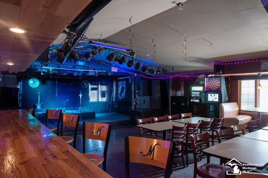 More Photos Of 10221 Telegraph Rd, Carleton Bar For Sale