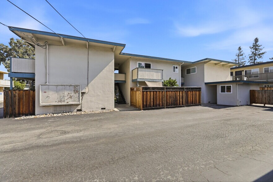 More Photos Of 511 Walker Dr, Mountain View Apartments For Sale