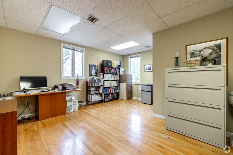 More Photos Of 914 Clifton Ave, Clifton Medical For Sale
