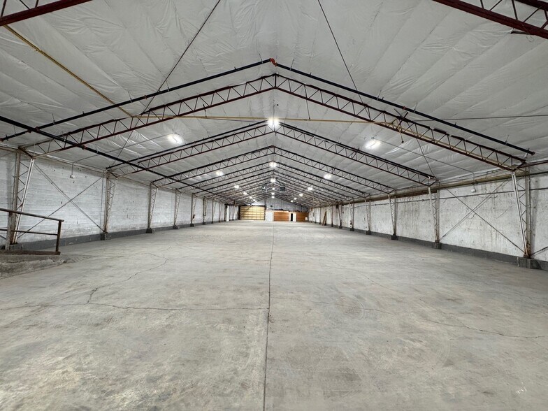 More Photos Of 147 Second Ave, Rochelle Warehouse For Lease