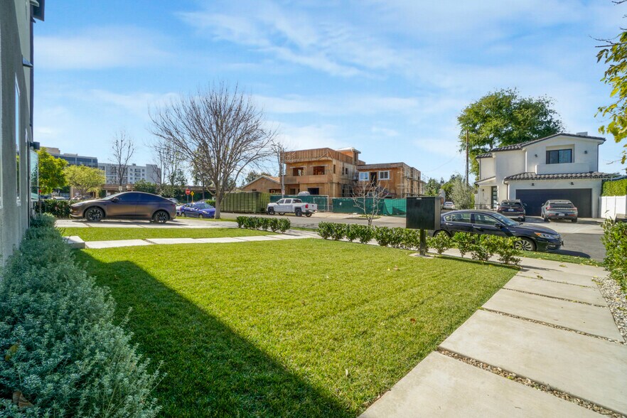 More Photos Of 6420 Hanna Ave, Woodland Hills Apartments For Sale