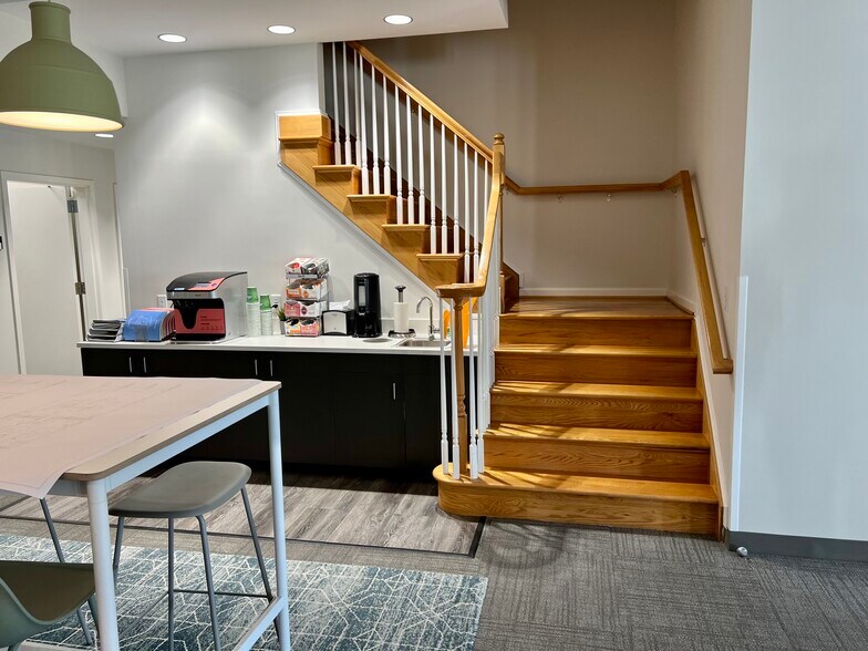 More Photos Of 161 Commonwealth Ct, Winchester Flex For Sale