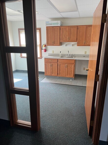 More Photos Of 6715 Tippecanoe Rd, Canfield Office For Lease