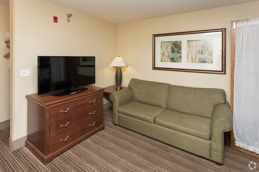 More Photos Of 4323 Highway 52 N, Rochester Hotel For Sale