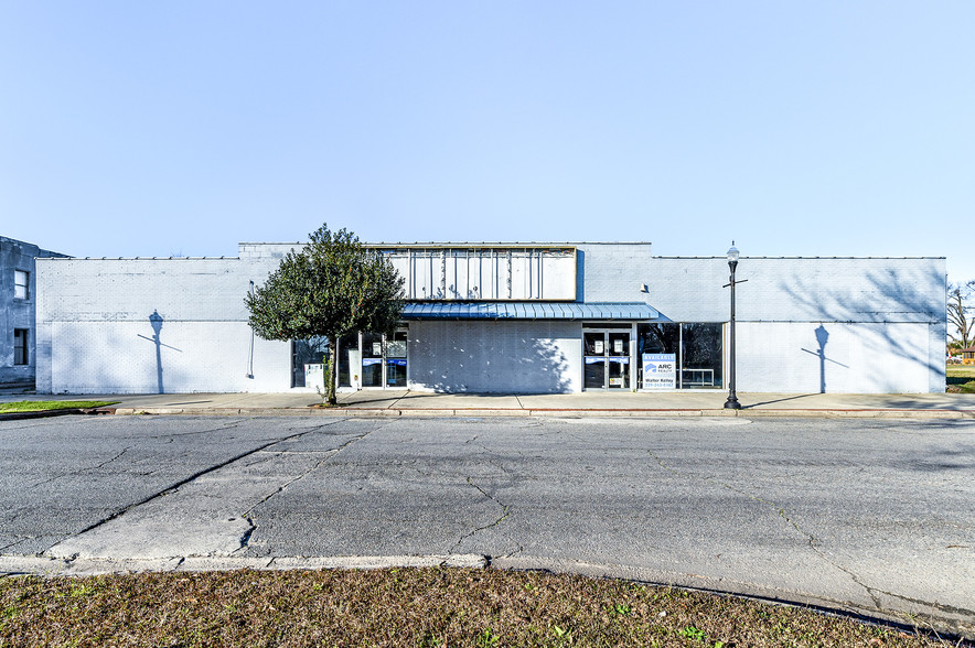 Primary Photo Of 301 E Church St, Fort Valley Storefront Retail Office For Lease