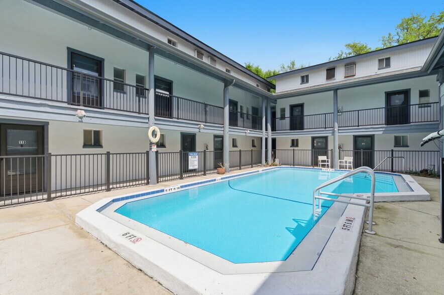 More Photos Of 1100 Turner St, Clearwater Apartments For Sale