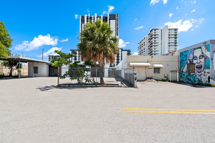 More Photos Of 804 NE 4th Ave, Fort Lauderdale Flex For Lease