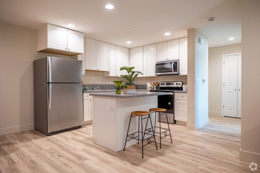 More Photos Of 2531 W Rumble Rd, Modesto Apartments For Sale