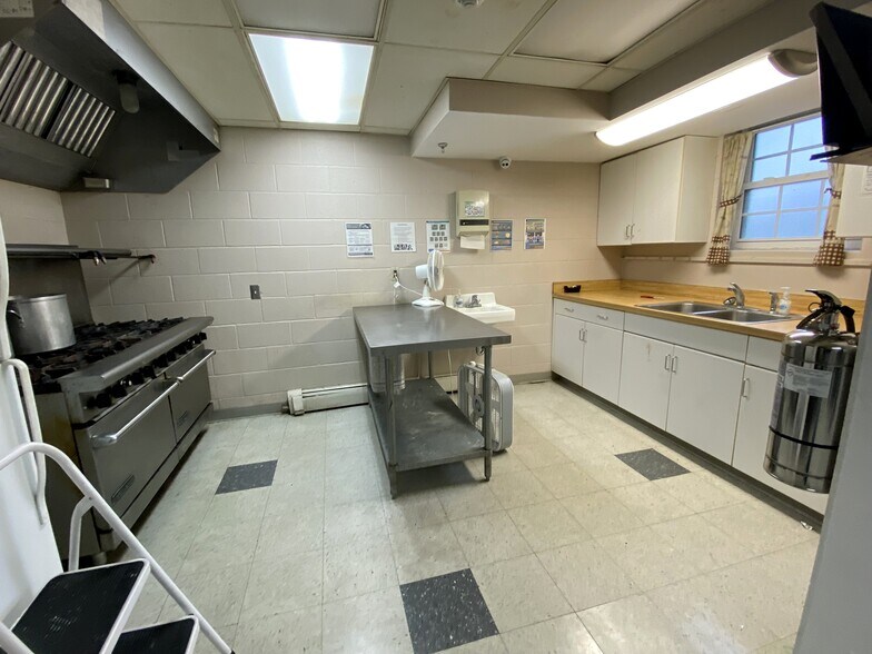 More Photos Of 2225 W Indiana St, Evansville Office Residential For Sale