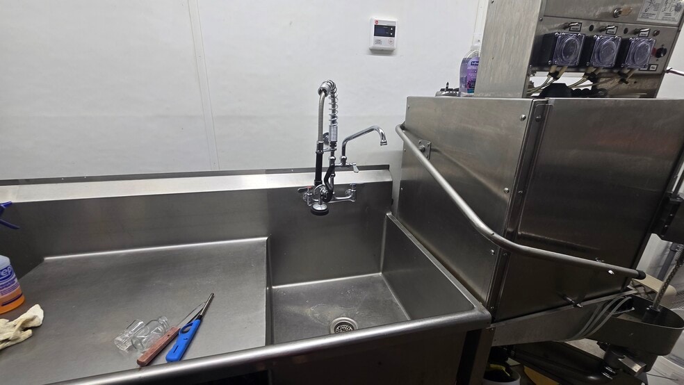 More Photos Of 4021 Acton Hwy, Granbury General Retail For Lease