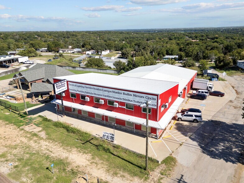 More Photos Of 3879 Fort Worth Hwy, Weatherford Showroom For Sale