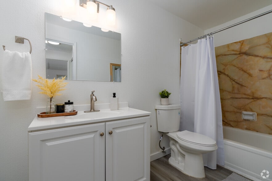 More Photos Of 465 N Arthur St, Kennewick Apartments For Sale