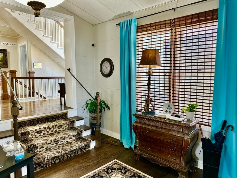 More Photos Of 1424 E Main St, Humboldt Hospitality For Sale