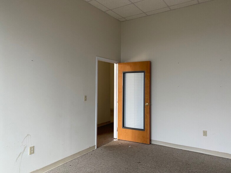 More Photos Of 232-238 Racetrack Rd, McDonough Storefront Retail Office For Lease