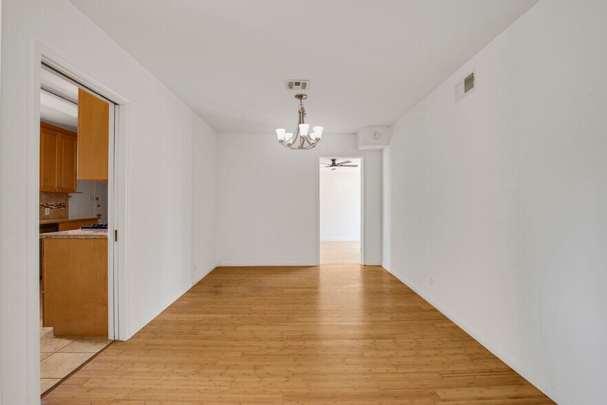 More Photos Of 447 S Palm Dr, Beverly Hills Apartments For Sale