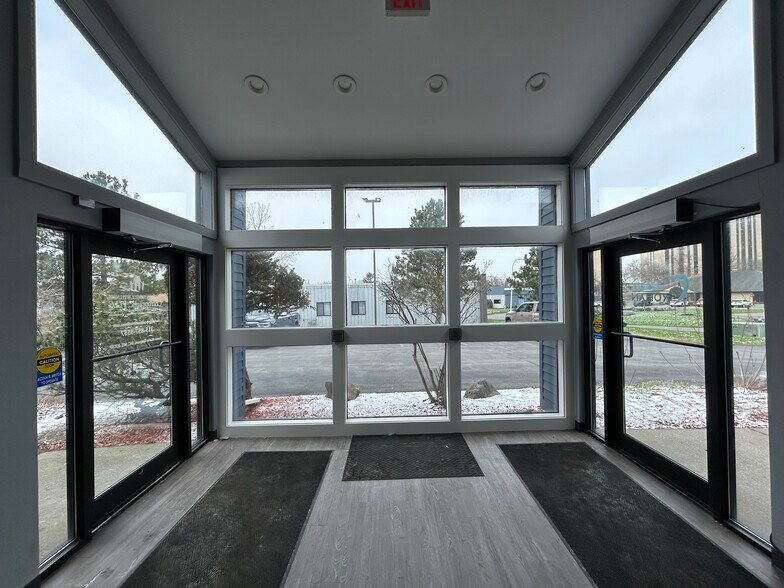 More Photos Of 170 Intrepid Ln, Syracuse Medical For Sale