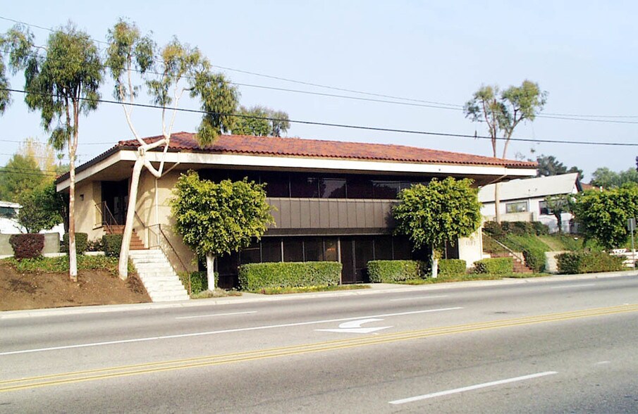 More Photos Of 1107 E Lincoln Ave, Orange Office For Lease