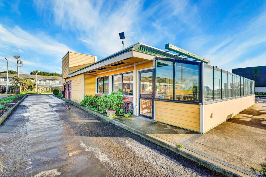 More Photos Of 760 S Main St, Fort Bragg Restaurant For Sale