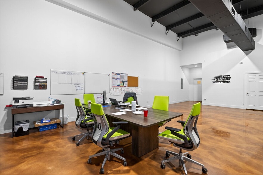 More Photos Of 12220 Towne Lake Dr, Fort Myers Unknown For Lease