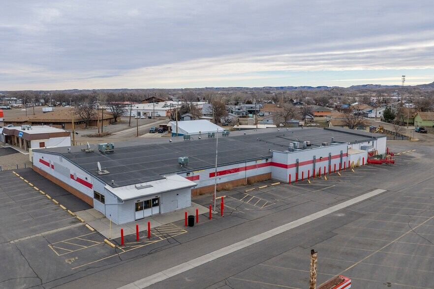 Primary Photo Of 2106 Valley Dr E, Miles City General Retail For Sale