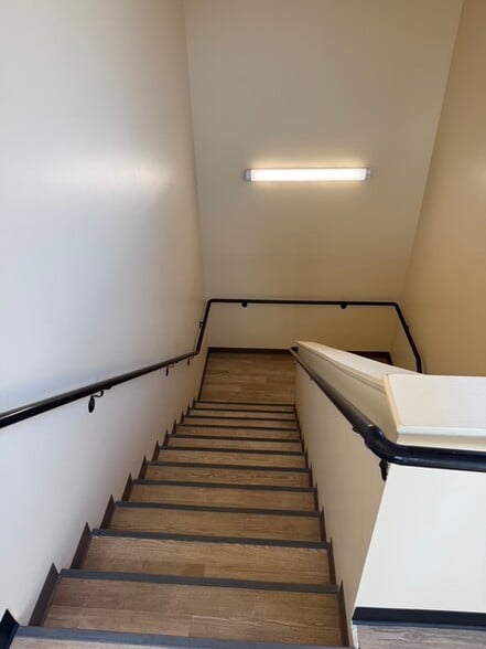 More Photos Of 200 E 8th St, Georgetown Storefront Retail Office For Lease