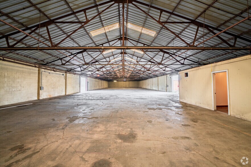 More Photos Of 4200 Blaffer St, Houston Unknown For Lease